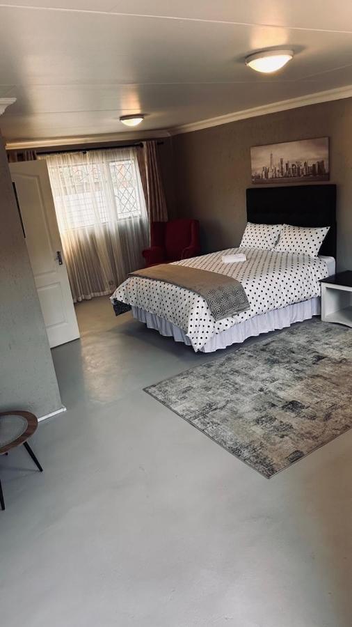 One Home Pretoria-Noord Extérieur photo