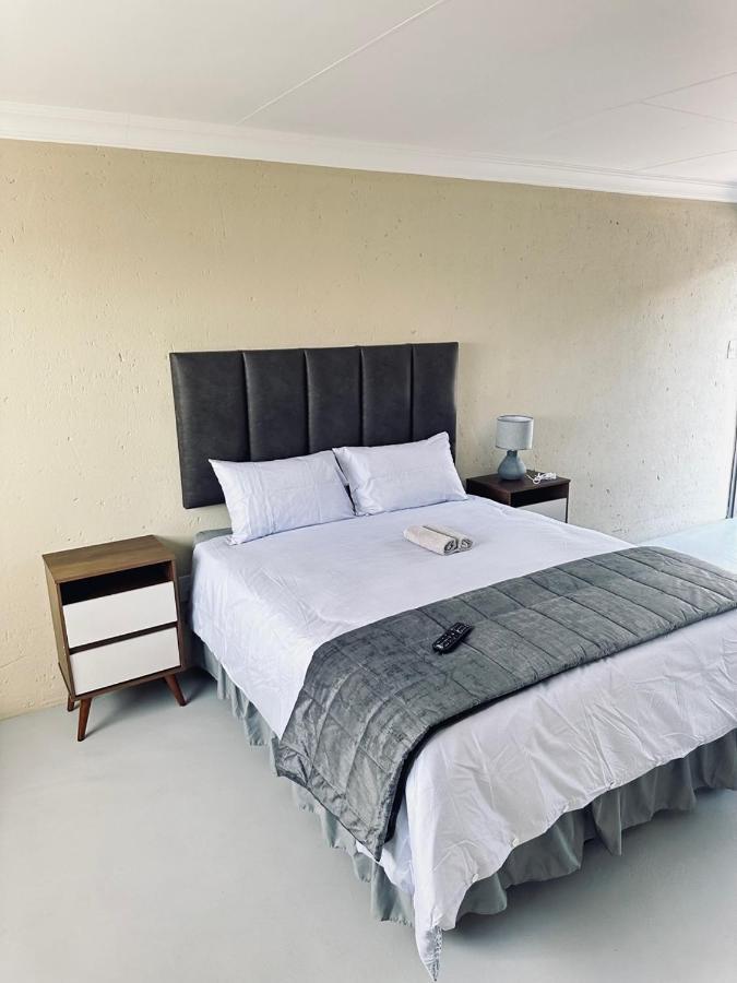 One Home Pretoria-Noord Extérieur photo