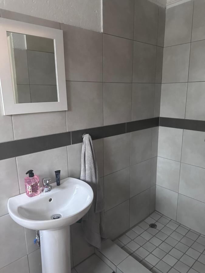 One Home Pretoria-Noord Extérieur photo