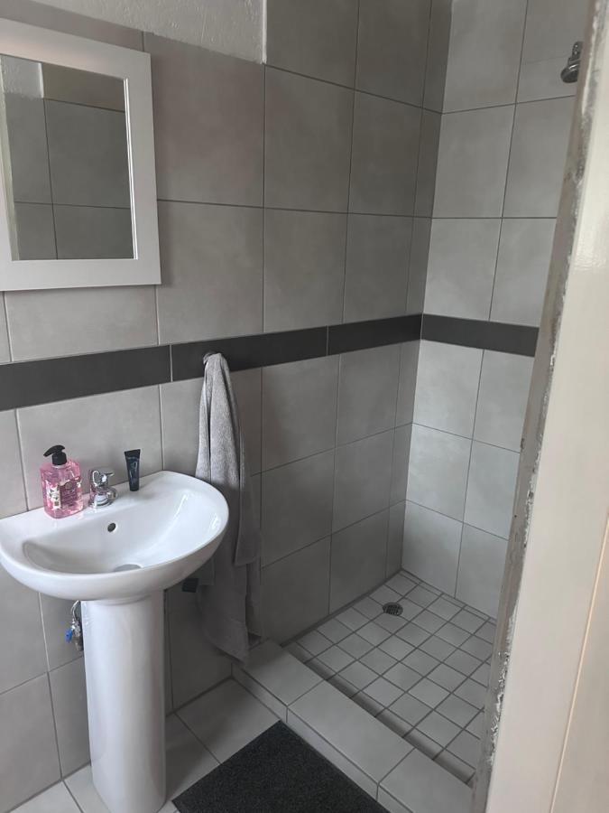 One Home Pretoria-Noord Extérieur photo